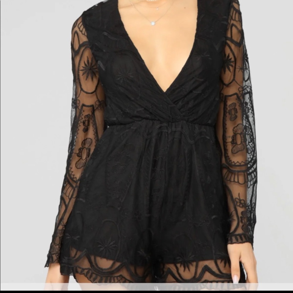 Fashion Nova romper - Picture 2 of 5